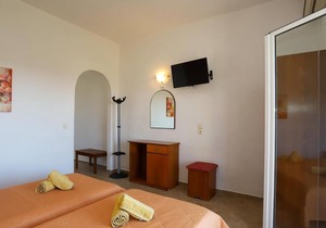 Aleka Apartment 4 with Sea View, Terrace, Balcony & Wi-Fi
