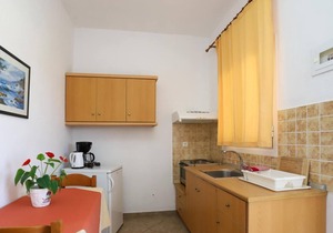 Aleka Apartment 6 with Sea View, Terrace, Balcony & Wi-Fi
