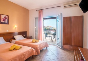Aleka Apartment 6 with Sea View, Terrace, Balcony & Wi-Fi