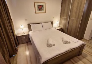 Alexandra Studio 10