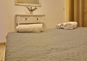 Alexandra Studio 2
