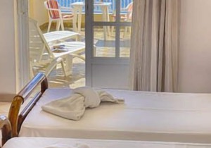 Apartment for 2 people in Agios Georgios Pagi - sea view - direct beach location