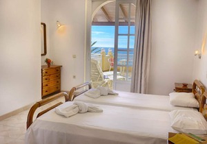 Apartment for 2 people in Agios Georgios Pagi - sea view - direct beach location