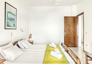 Apartment with sea views - 50 m from the sandy beach - 2 bedrooms - corner apartment with large
