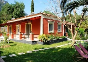 Bozikis Apartments & Studios