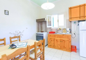 Fran Apartment: Cozzy apartment with a shared pool, breakfast options and close to the beach