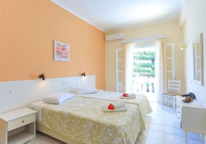 Fran Apartment: Cozzy apartment with a shared pool, breakfast options and close to the beach