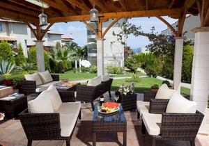 Holiday Apartment in Pallini with Private Terrace and Garden View in Polichrono