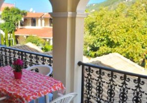 Holiday Apartments yannis on Agios Gordios beach in Corfu
