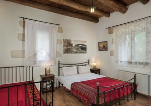 Traditional Stone, Pool Villa with Wonderful Garden! in Chania
