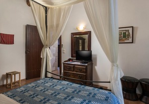 Traditional Stone, Pool Villa with Wonderful Garden! in Chania