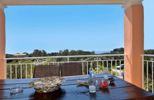 Agios Matthaios Apartment | 110 m² Apartment ∙ 3 bedrooms ∙ 7 guests