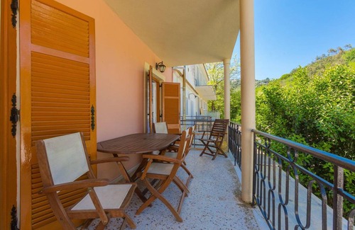 Agios Stefanos Apartment | 120 m² Apartment ∙ 3 bedrooms ∙ 6 guests