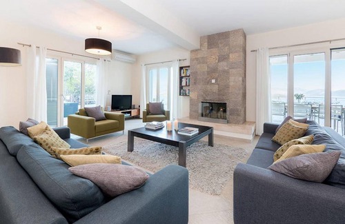 Agios Stefanos Villa | 140 m² Villa ∙ 5 bedrooms ∙ 10 guests