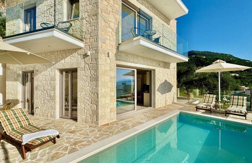 Barbati Villa | 150 m² Villa ∙ 3 bedrooms ∙ 6 guests