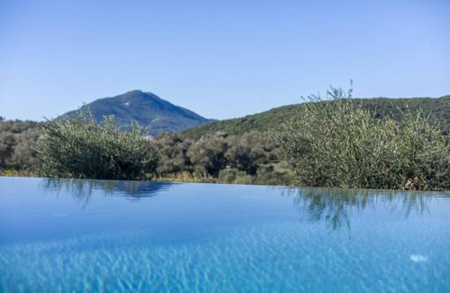 Messonghi House | 1500 m² House ∙ 9 bedrooms ∙ 20 guests