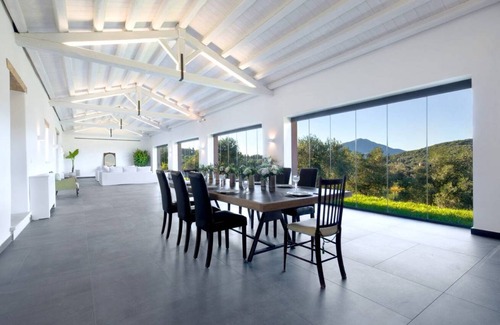 Messonghi House | 1500 m² House ∙ 9 bedrooms ∙ 20 guests
