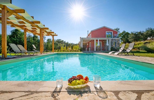 Poulades Villa | 220 m² Villa ∙ 3 bedrooms ∙ 8 guests
