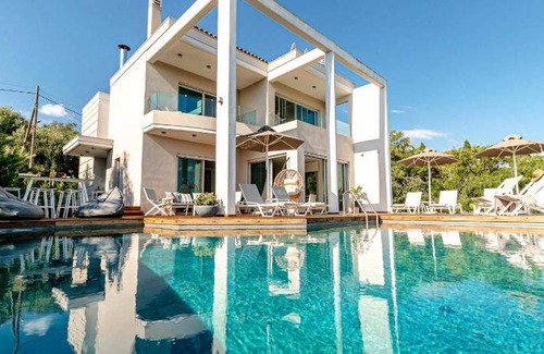 Afra Villa | 350 m² Villa ∙ 4 bedrooms ∙ 8 guests