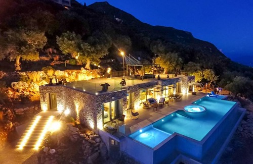 Spartylas Villa | 500 m² Villa ∙ 6 bedrooms ∙ 12 guests