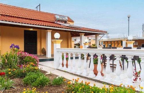 Petriti House | 60 m² House ∙ 2 bedrooms ∙ 4 guests