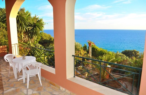 Sinarades Apartment | 70 m² Apartment ∙ 2 bedrooms ∙ 5 guests