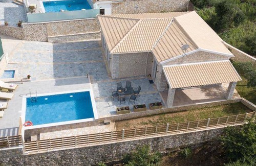 Liapades Villa | 95 m² Villa ∙ 3 bedrooms ∙ 7 guests