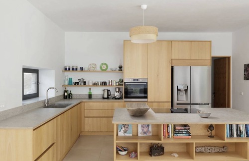 Kato Pavliana Villa | Amazing Seafront villa with private pool and direct access to the beach.