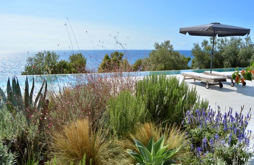 Kato Pavliana Villa | Amazing Seafront villa with private pool and direct access to the beach.
