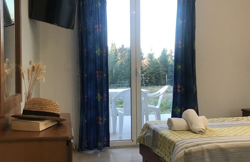 Roda House | Banos Apartments 1 room Studio and Swimming Pool