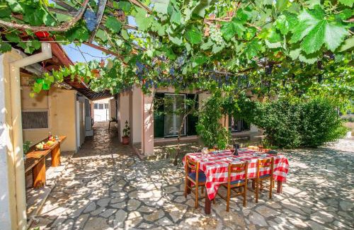 Sidari House | Green Yard Family Holiday Home Sidari Corfu