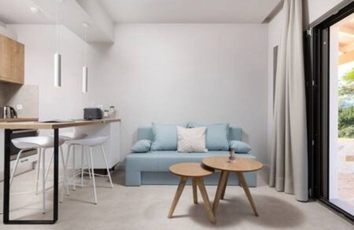 Dassia Apartment | Onore Lake Suite & pool | Dasia