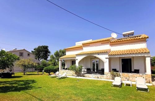 Almiros Beach Apartment | Sungate Villas