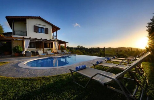 Poulades Villa | Villa Verde, Over the hill with spectacular sea views and private pool