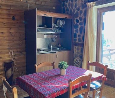 Plikati Ioanninon Hotel | Αγριολούλουδο Γράμμου