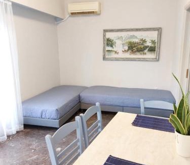 Nea Smirni House | Γωνιακό φωτεινό 3κλινο δωμάτιο