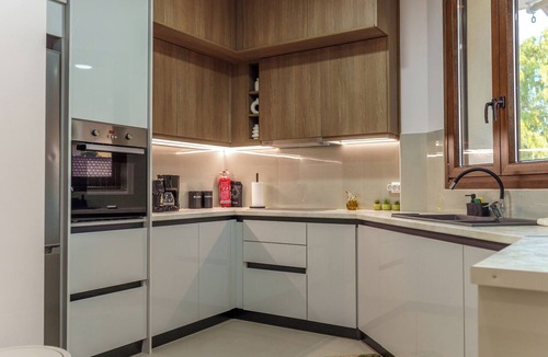 Agios Minas Apartment | καινούριο άνετο διαμέρισμα με μπαλκόνια και πάρκινγκ. Πλήρες εξοπλισμένο