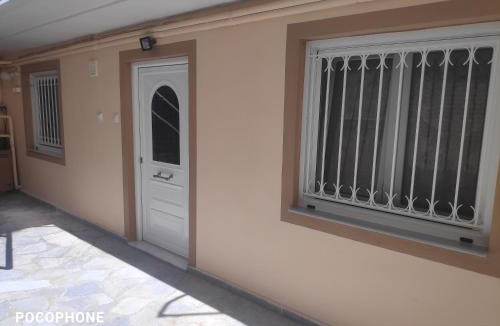 Kamena Vourla Apartment | Κεντρικό, άνετο και ζεστό διαμέρισμα
