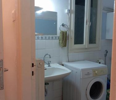Athens Hostel | Κρεβάτια σε κοιτώνα 5' from metro