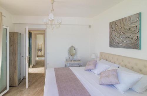 Petriti House | Τhalasso Palace Homes