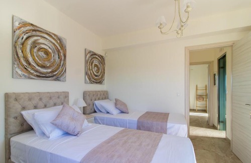 Petriti House | Τhalasso Palace Homes