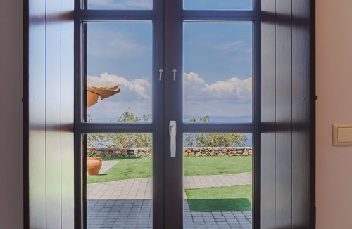 Neon Oitylo Apartment | 1,5 km from Areopoli Stone Apartment, Mani, Acroterra