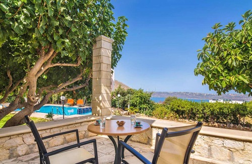 Megala Chorafia Villa | 1-Bedroom Villa Manos With Common Pool