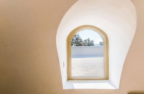 Perissa House | 10 meters from the Beach!