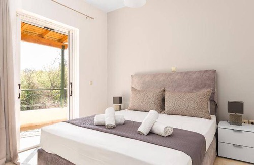 Alepou Apartment | 100 m² Apartment ∙ 3 bedrooms ∙ 10 guests