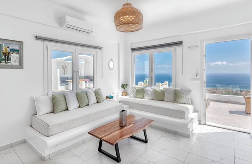 Kamari Villa | 101. Luxury Villa, Private Pool, Aegean Sea View