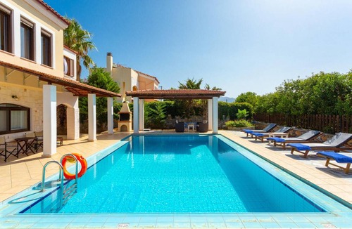 Kefalas Villa | 130 m² Villa ∙ 4 bedrooms ∙ 7 guests