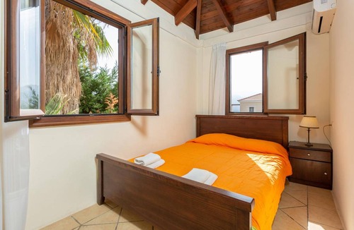 Kefalas Villa | 130 m² Villa ∙ 4 bedrooms ∙ 7 guests