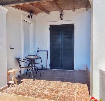 Perama House | 150 m² House ∙ 6 guests
