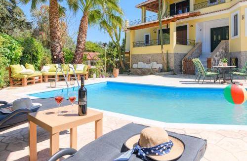 Kavos Villa | 150 m² Villa ∙ 6 bedrooms ∙ 12 guests